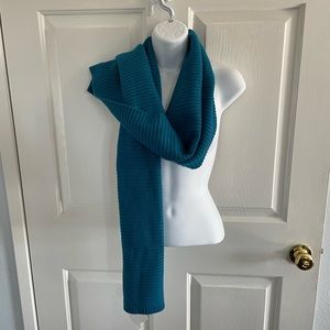 CASHMERE SCARF by HALOGEN